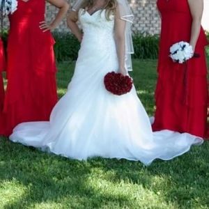 Women's wedding dress